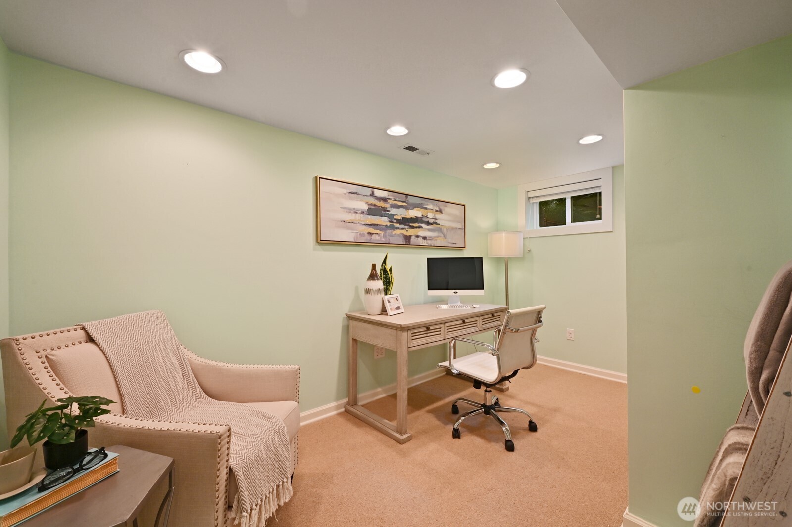 8222 38th Avenue Northeast Seattle, WA 98115 - Photo 23 of 38