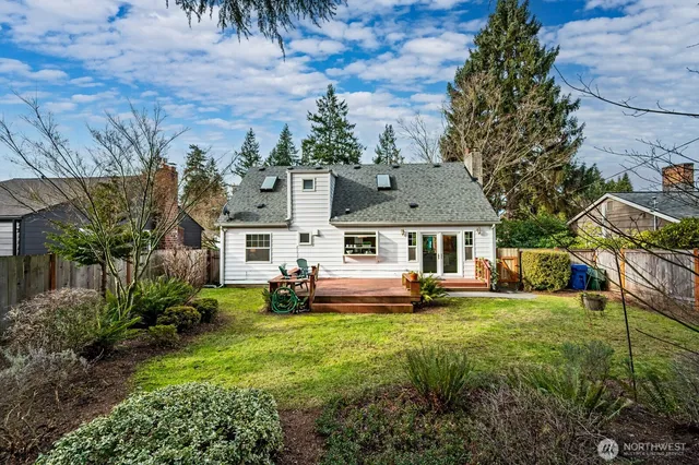$1,190,000 | 8222 38th Avenue Northeast, Seattle, WA 98115