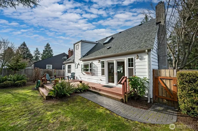 $1,190,000 | 8222 38th Avenue Northeast, Seattle, WA 98115