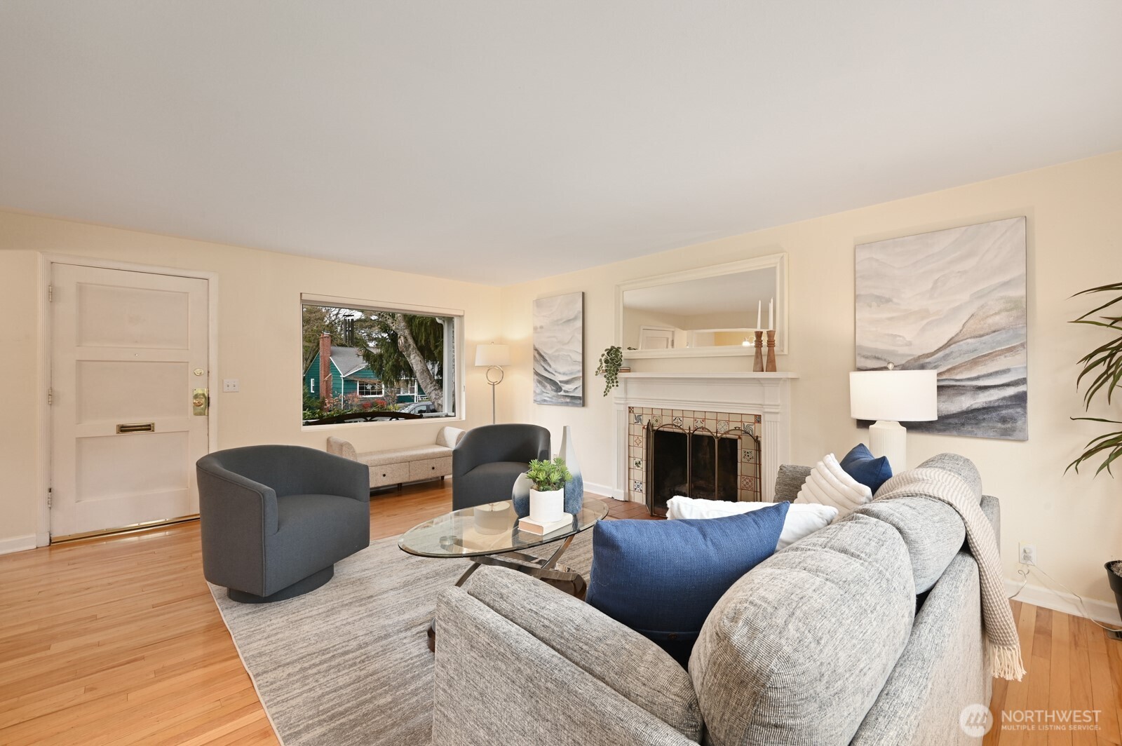 8222 38th Avenue Northeast Seattle, WA 98115 - Photo 6 of 38