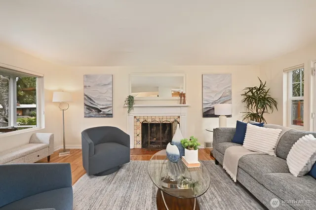 $1,190,000 | 8222 38th Avenue Northeast, Seattle, WA 98115