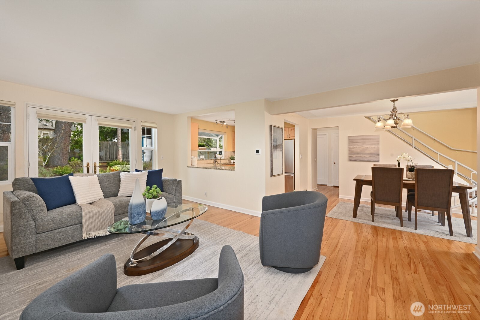 8222 38th Avenue Northeast Seattle, WA 98115 - Photo 9 of 38