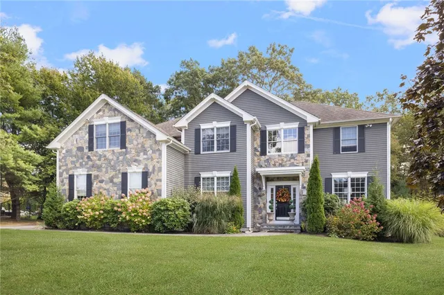 $1,395,000 | 470 Sylvan Court, North Kingstown, RI 02874