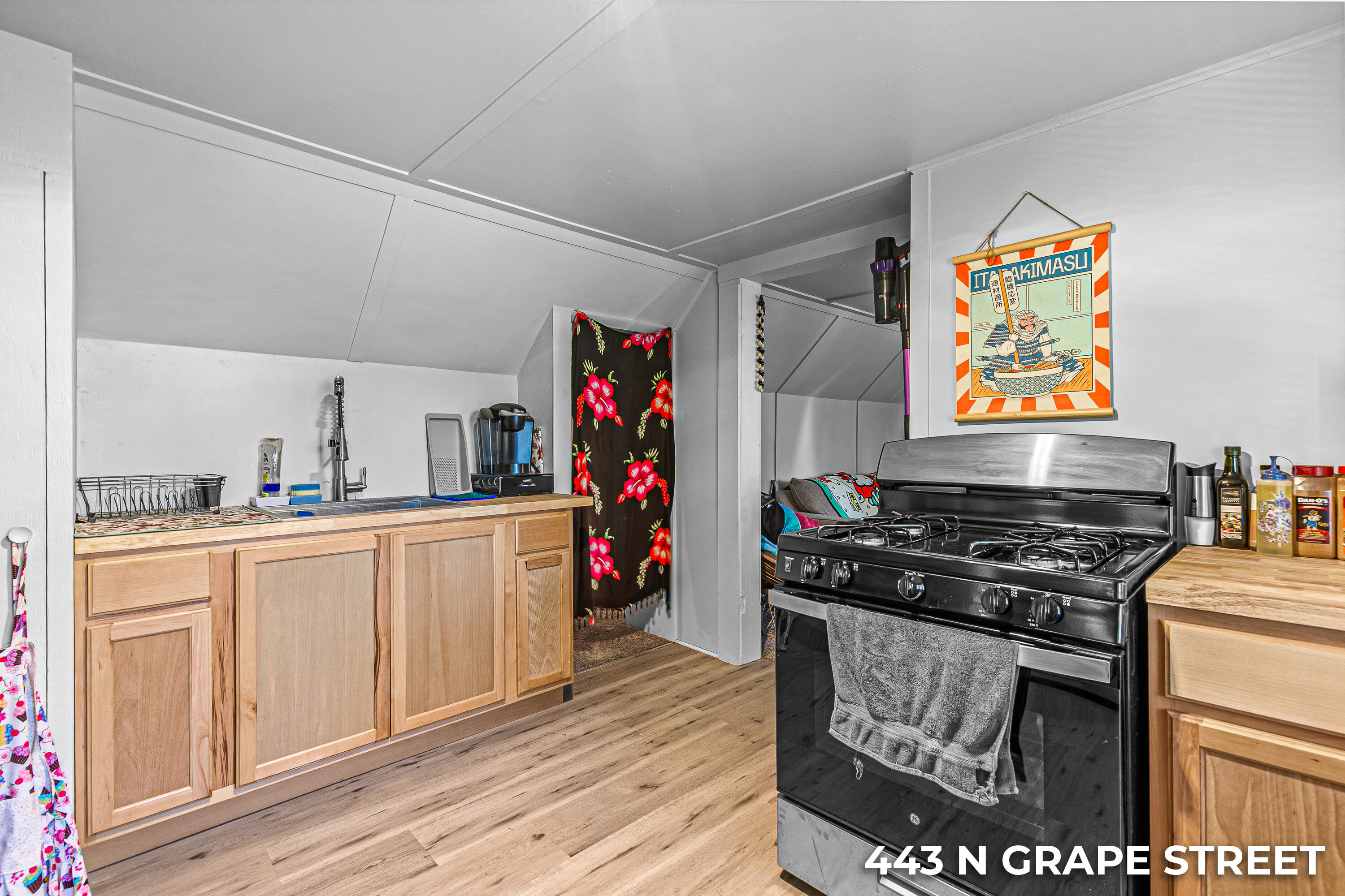 441 North Grape Street Medford, OR 97501 - Photo 21 of 30 9R9A5133