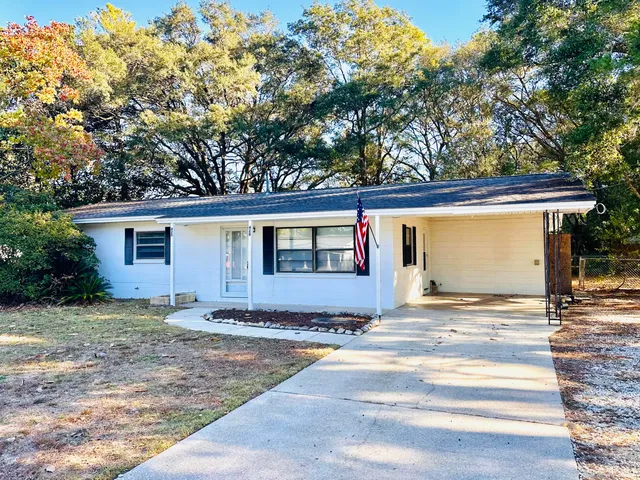 $2,000 | 420 Edge Avenue, Valparaiso, FL 32580