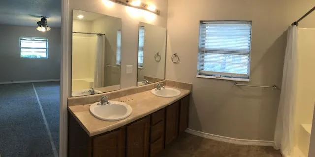 $2,000 | 420 Edge Avenue, Valparaiso, FL 32580