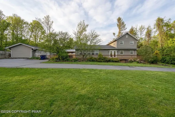 $595,000 | 6253 Paradise Valley Road, Mount Pocono, PA 18344