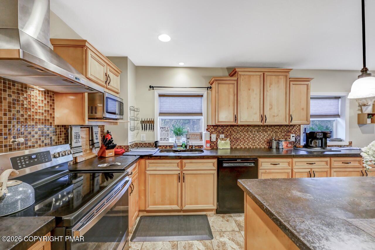 6253 Paradise Valley Road Mount Pocono, PA 18344 - Photo 14 of 73 6253 Paradise Valley Rd 19 Large