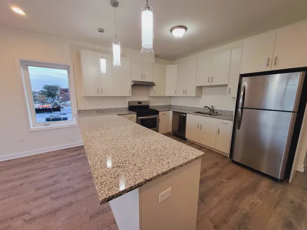 $335,000 | 3595 South Archer Avenue, Unit 2I, Chicago, IL 60609