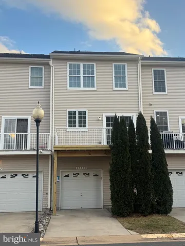 $518,000 | 42880 Pamplin Terrace, Chantilly, VA 20152