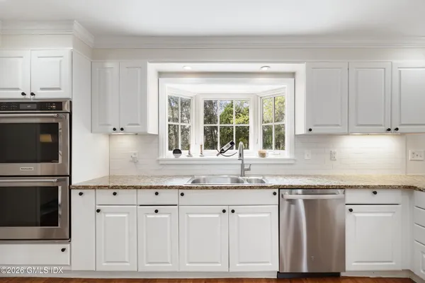 $3,125,000 | 2 Daffodil Lane, Cos Cob, CT 06807