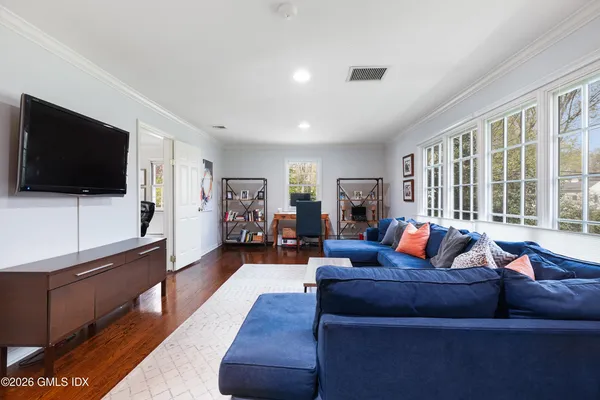 $3,125,000 | 2 Daffodil Lane, Cos Cob, CT 06807