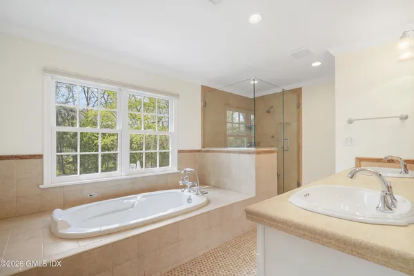 $3,125,000 | 2 Daffodil Lane, Cos Cob, CT 06807
