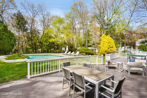 $3,125,000 | 2 Daffodil Lane, Cos Cob, CT 06807