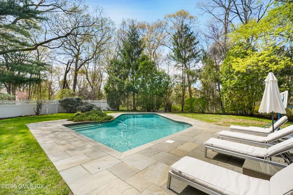 $3,125,000 | 2 Daffodil Lane, Cos Cob, CT 06807