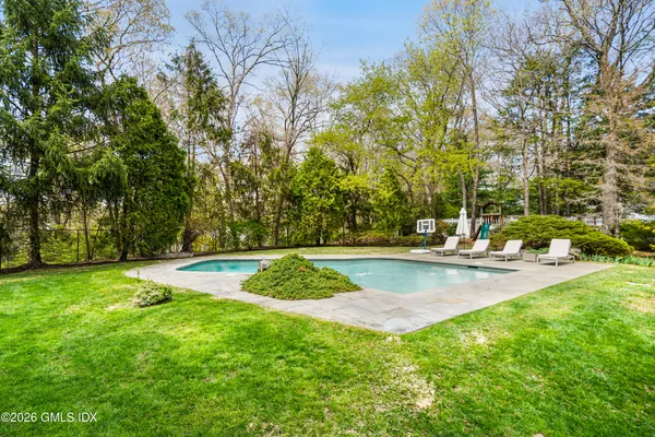 $3,125,000 | 2 Daffodil Lane, Cos Cob, CT 06807