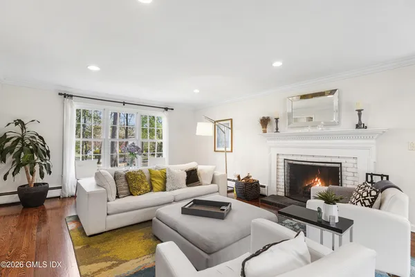 $3,125,000 | 2 Daffodil Lane, Cos Cob, CT 06807