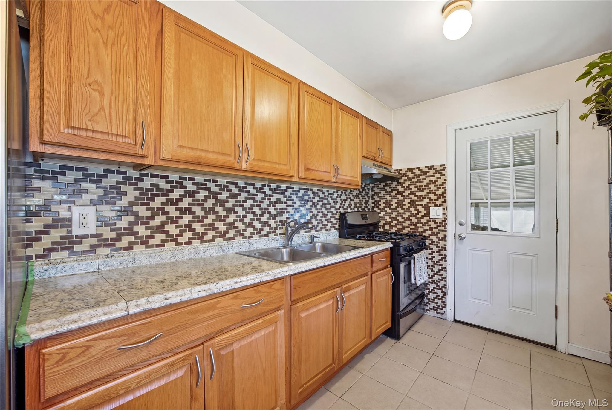 332 Half Mile Road Central Islip, NY 11722 - Photo 9 of 30