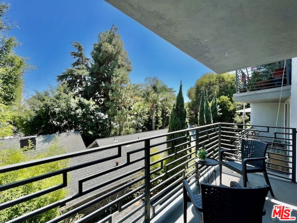 1920 Hillcrest Road, Unit 8 Los Angeles, CA 90068 - Photo 1 of 18
