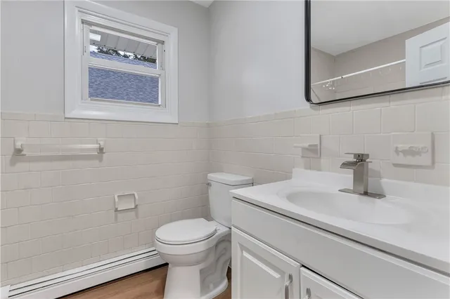 $2,400 | 105 Roosevelt Street, Providence, RI 02909