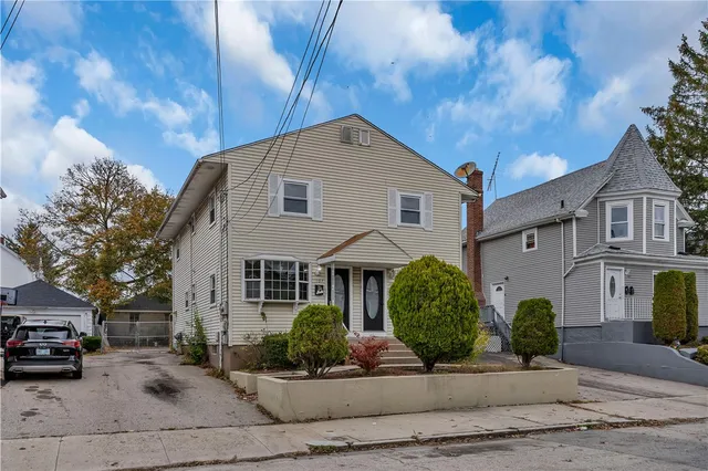 $2,400 | 105 Roosevelt Street, Providence, RI 02909