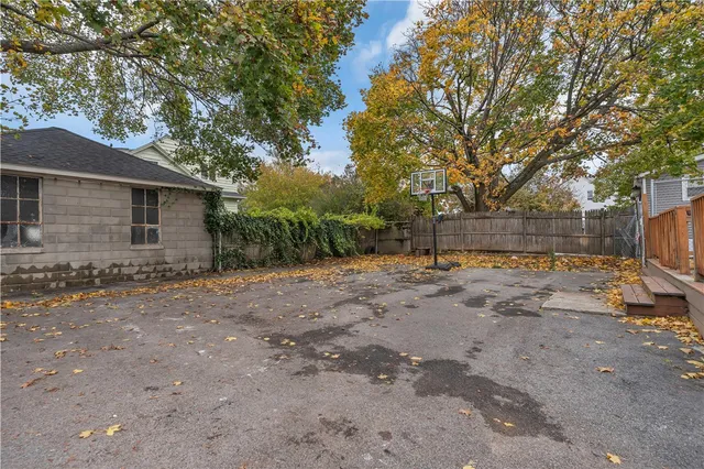 $2,400 | 105 Roosevelt Street, Providence, RI 02909