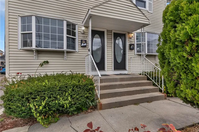 $2,400 | 105 Roosevelt Street, Providence, RI 02909