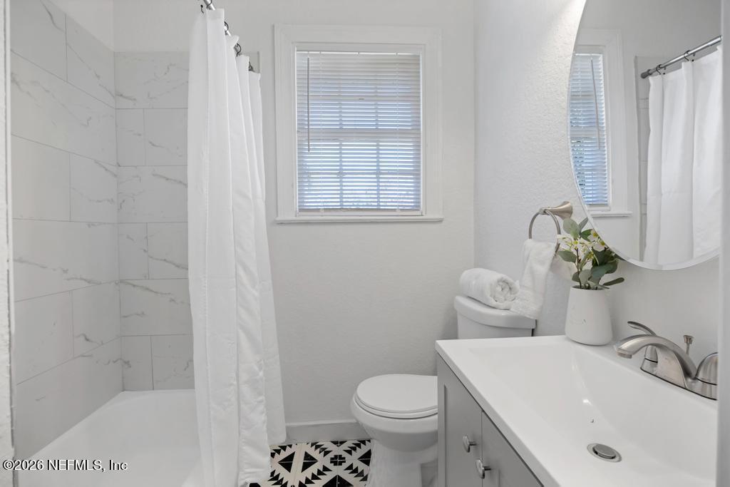 9735 Nimitz Court South Jacksonville, FL 32246 - Photo 12 of 33 Hall Bathroom