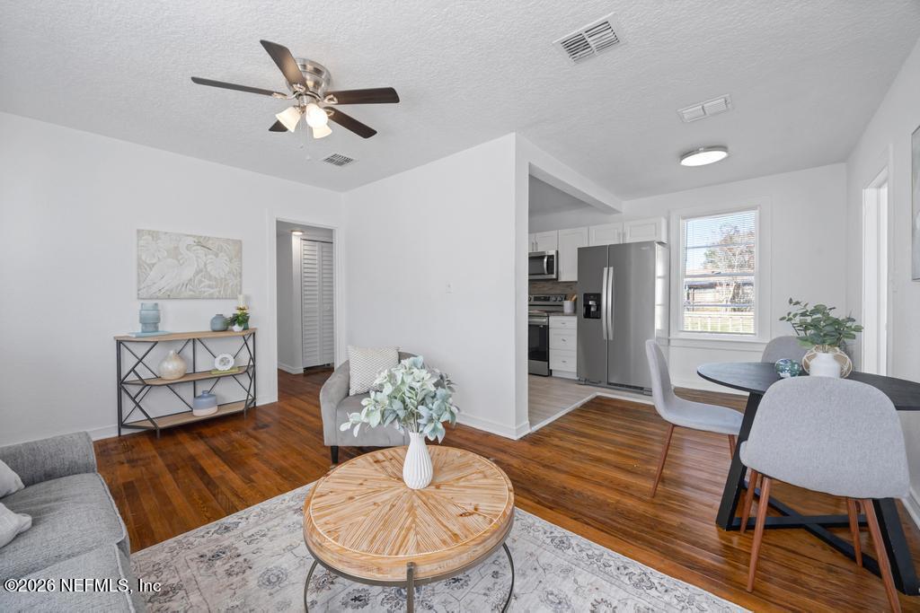 9735 Nimitz Court South Jacksonville, FL 32246 - Photo 4 of 33 Living Room