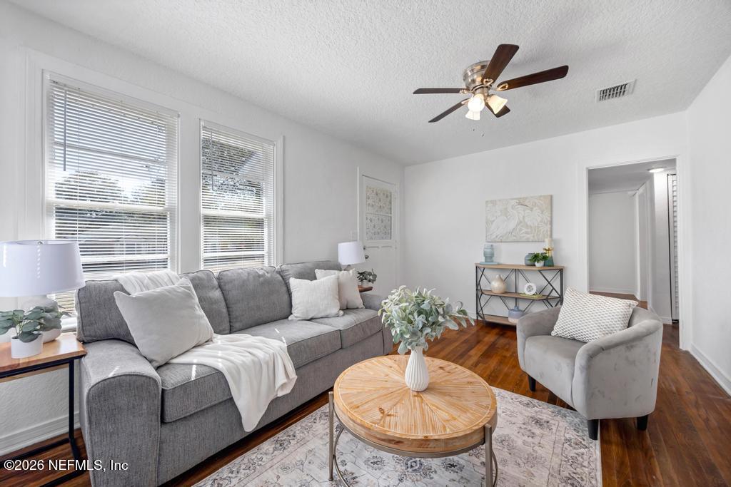9735 Nimitz Court South Jacksonville, FL 32246 - Photo 5 of 33 Living Room