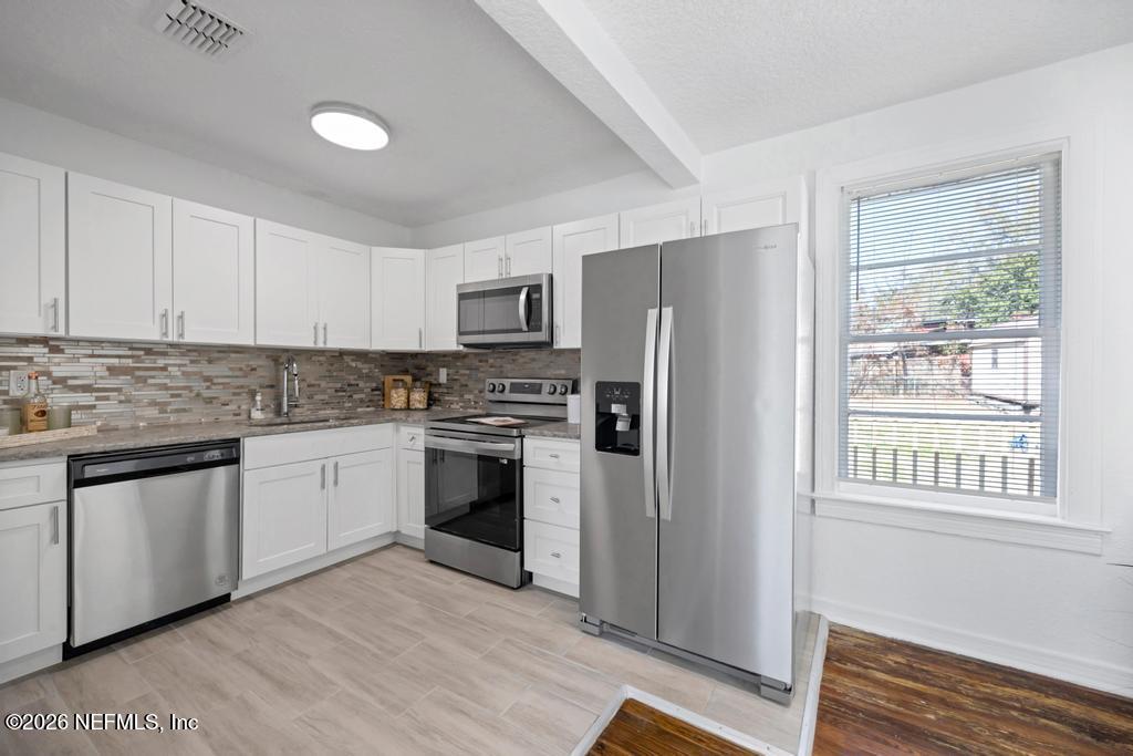 9735 Nimitz Court South Jacksonville, FL 32246 - Photo 9 of 33 Updated Kitchen