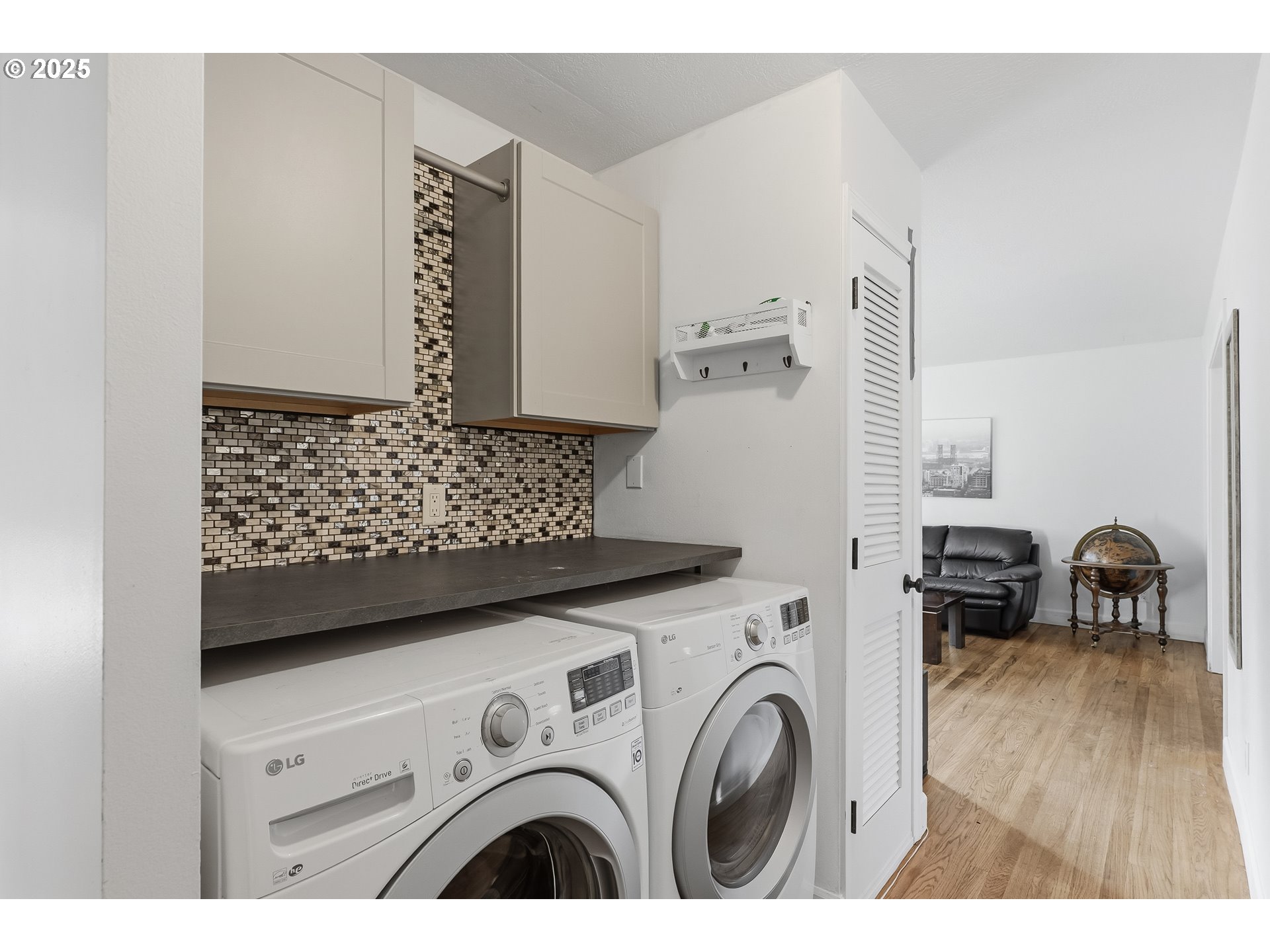 6633 Southeast Reedway Street Portland, OR 97206 - Photo 11 of 21 Gallery Image 11