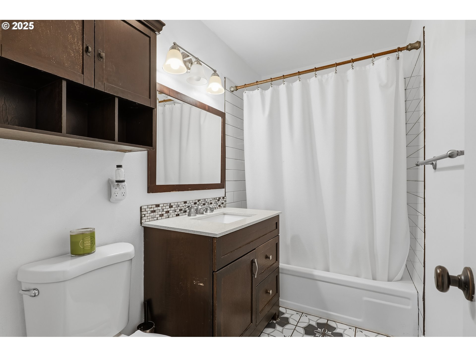 6633 Southeast Reedway Street Portland, OR 97206 - Photo 14 of 21 Gallery Image 14