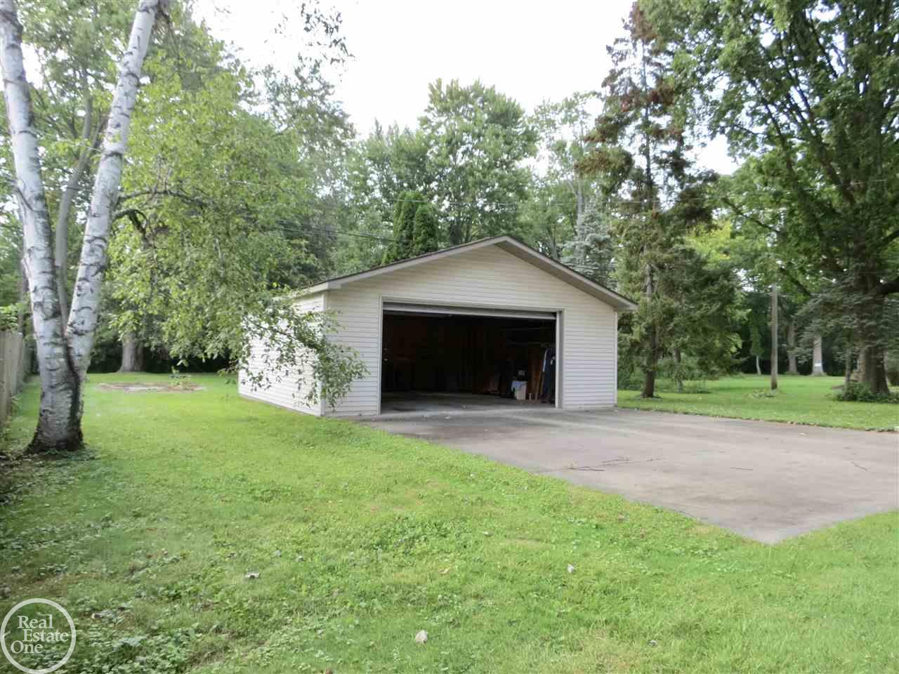 3530 Alida Avenue Rochester, MI 48309 - Photo 35 of 55 50053248-39.JPG