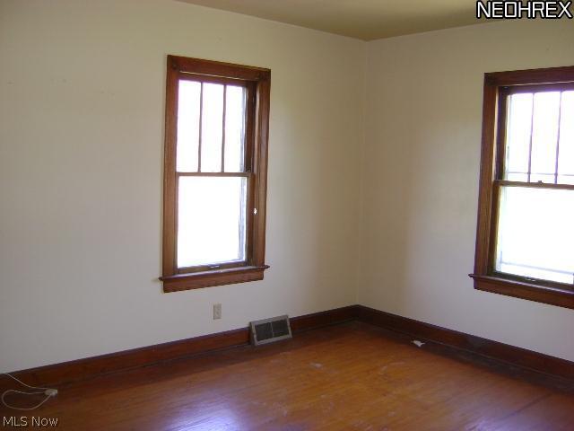 3674 Crum Road Youngstown, OH 44515 - Photo 8 of 13 bedroom1