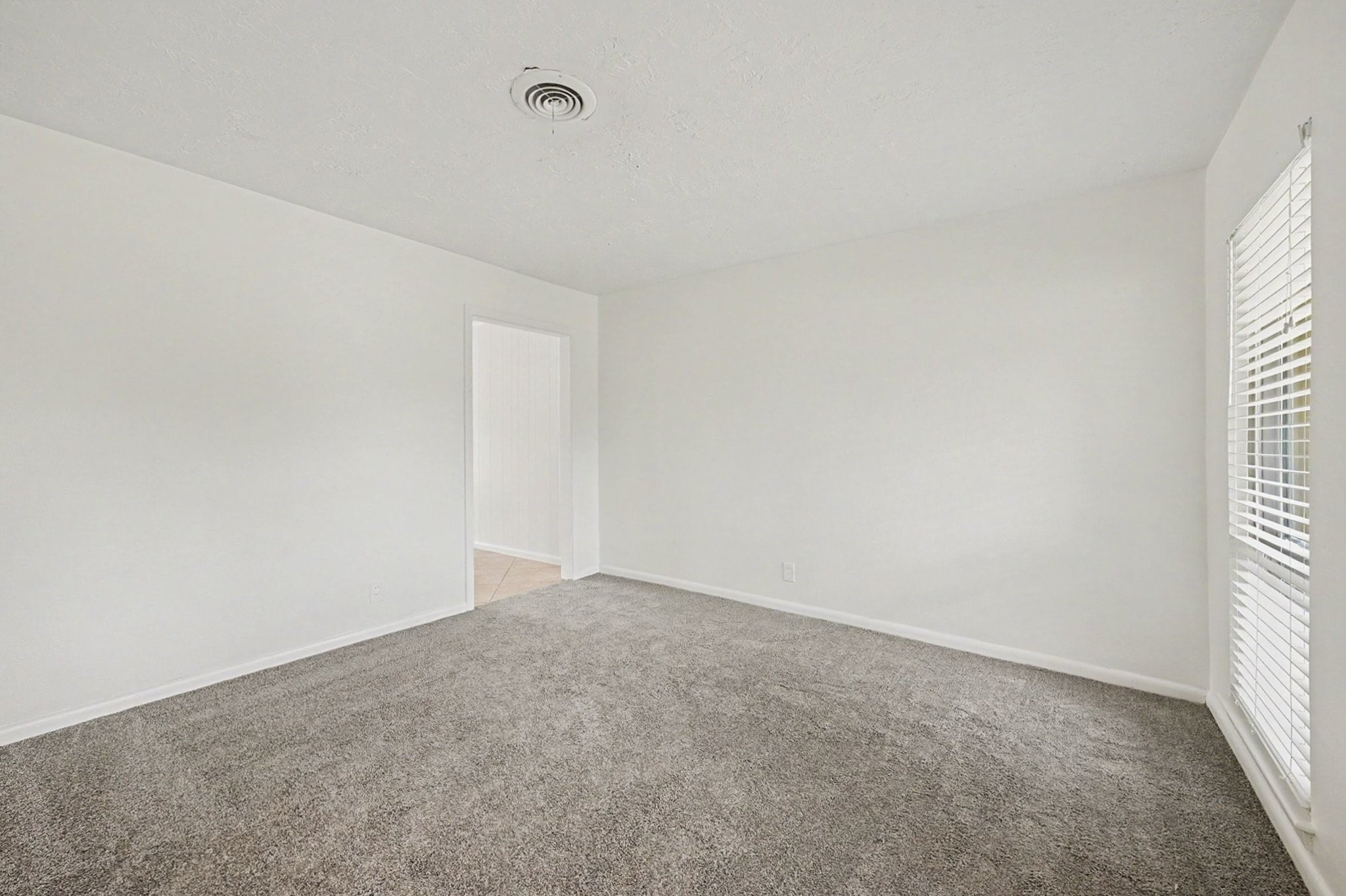 9315 Val Verde Street Houston, TX 77063 - Photo 11 of 27