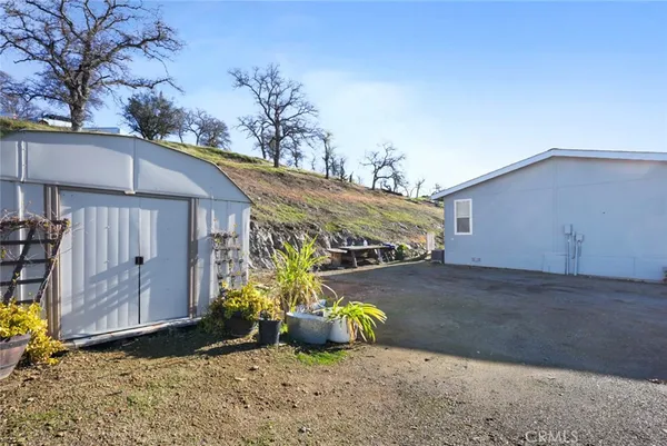a view of a garage