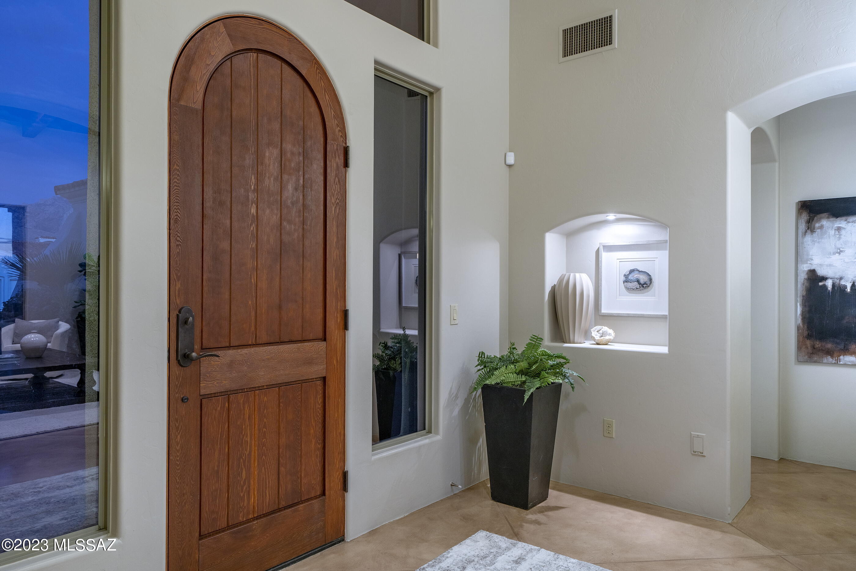 10889 North Pusch Ridge View Place Oro Valley, AZ 85737 - Photo 5 of 38