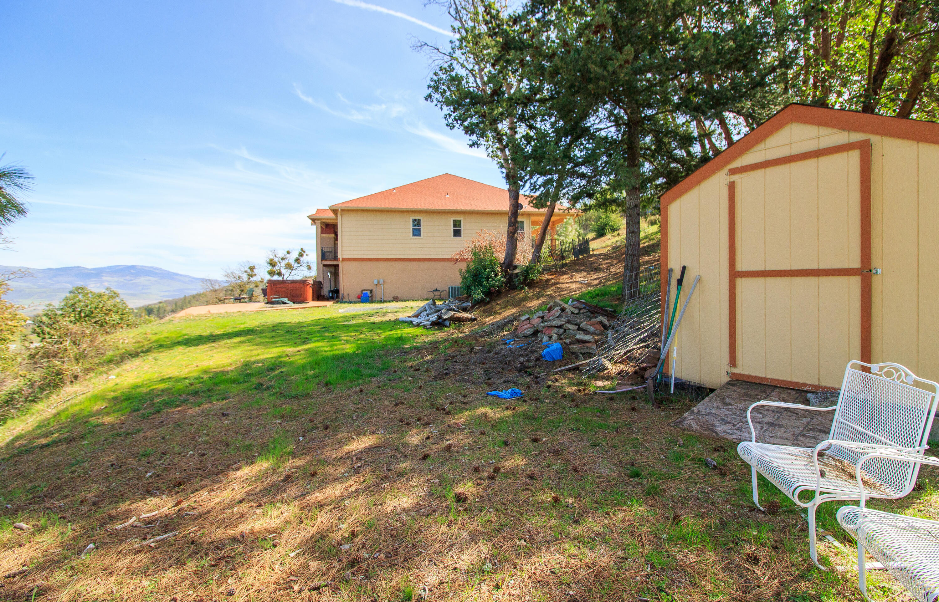 2545 Pioneer Road Talent, OR 97540 - Photo 38 of 42 37
