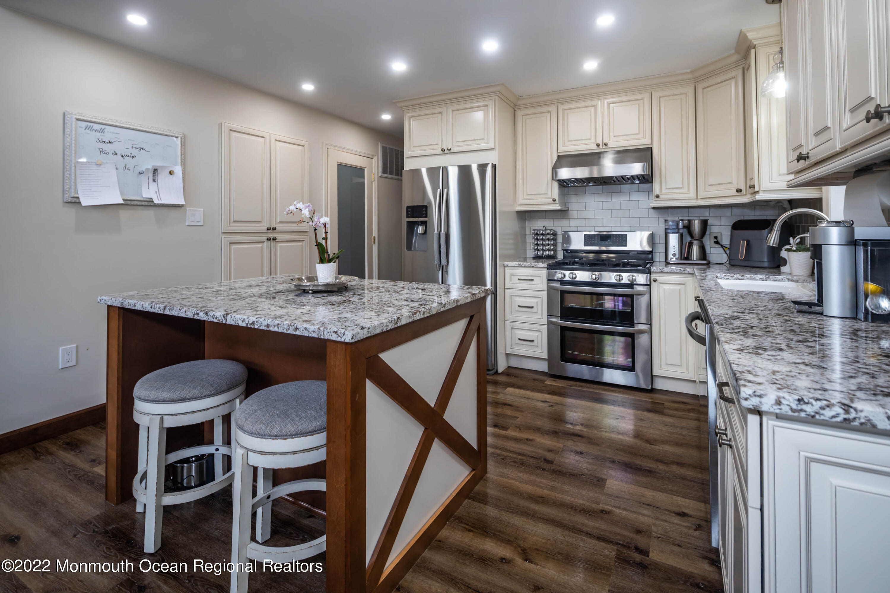 363 Freehold Road Jackson, NJ 08527 - Photo 7 of 27 10_Kitchen (2 of 7)