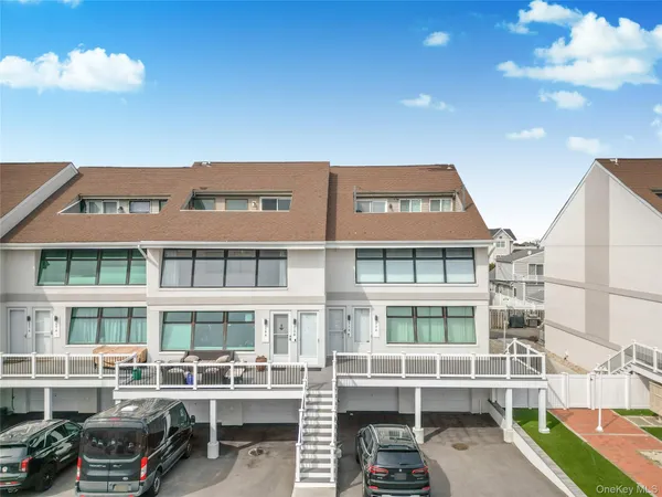 $899,000 | 519 West Broadway, Unit B, Long Beach, NY 11561