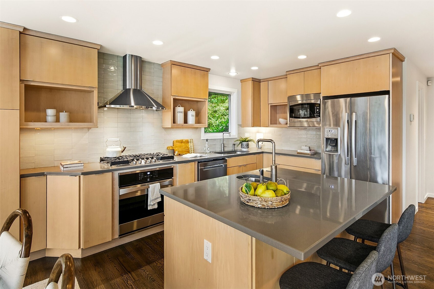 1832 Southwest Shoreview Lane Burien, WA 98146 - Photo 12 of 40