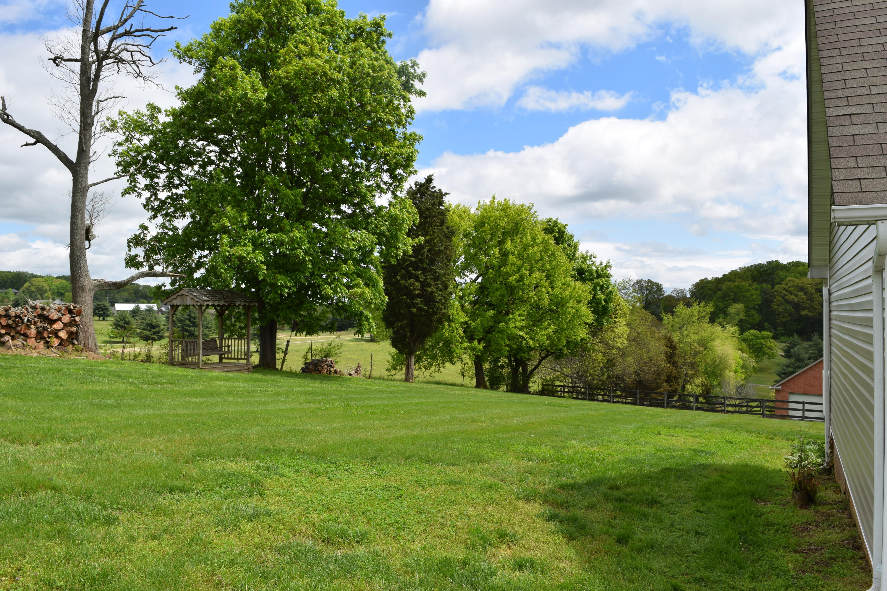 1168 Country Club Road Dandridge, TN 37725 - Photo 2 of 33 DSC_0003