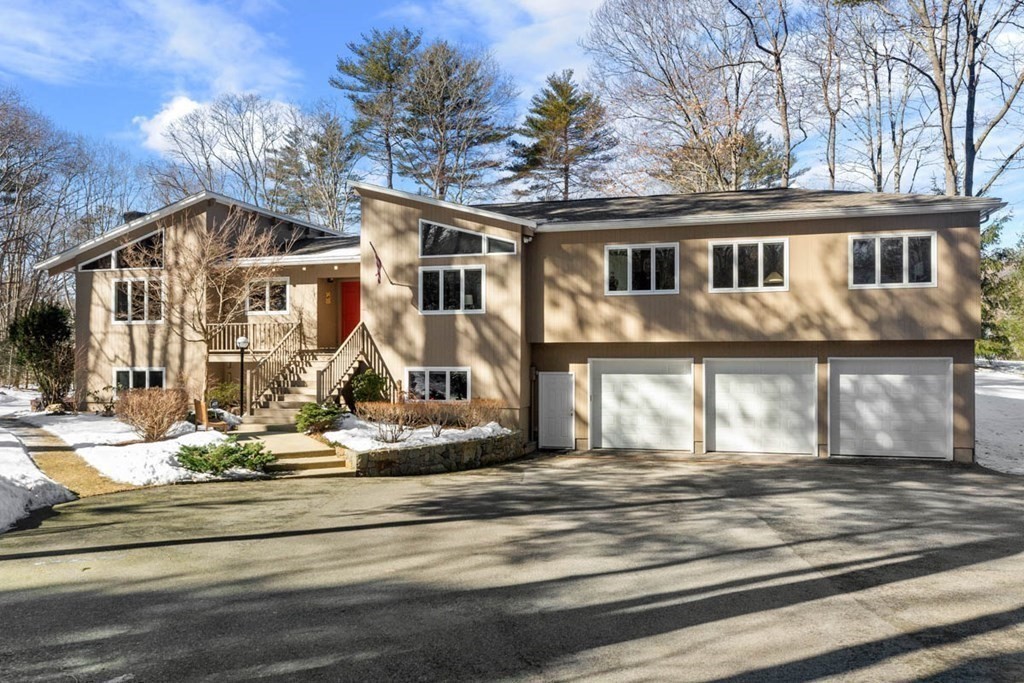 15 Woodholm Road Manchester, MA 01944 - Photo 1 of 42 Gallery Image 1