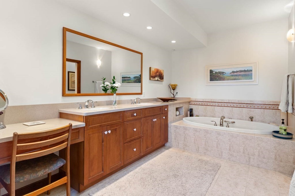 15 Woodholm Road Manchester, MA 01944 - Photo 12 of 42 Gallery Image 12