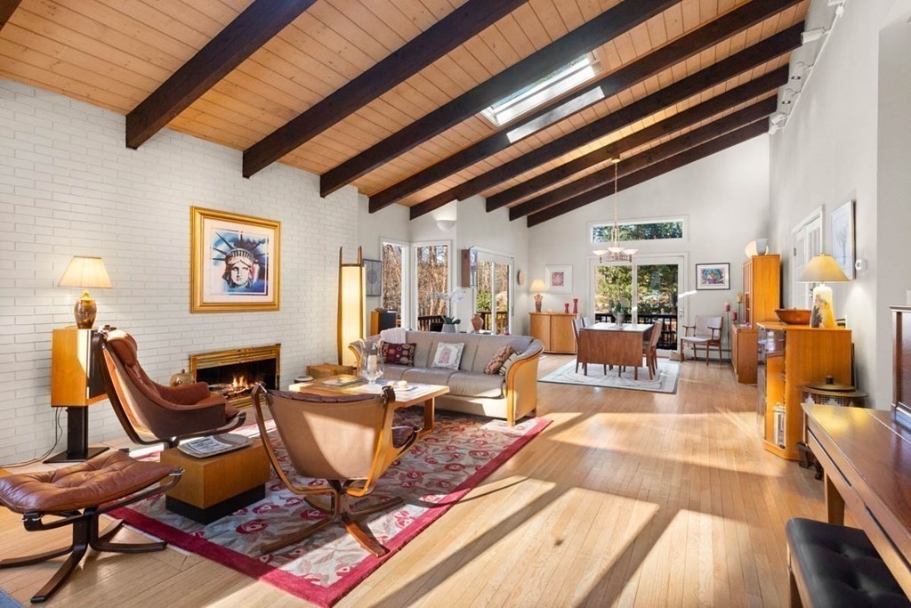 15 Woodholm Road Manchester, MA 01944 - Photo 6 of 42 Gallery Image 6