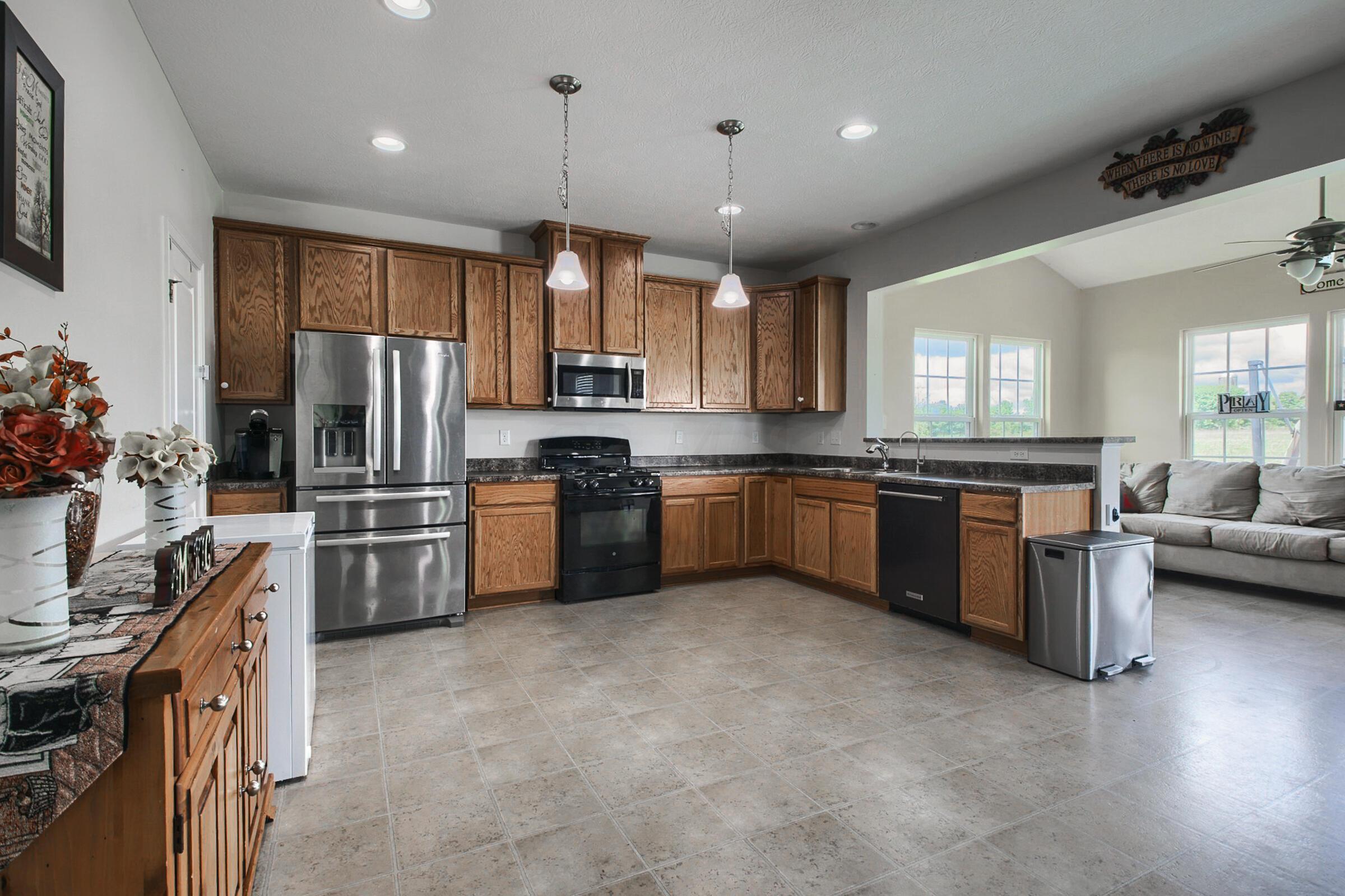 147 Almahurst Road Pataskala, OH 43062 - Photo 8 of 41