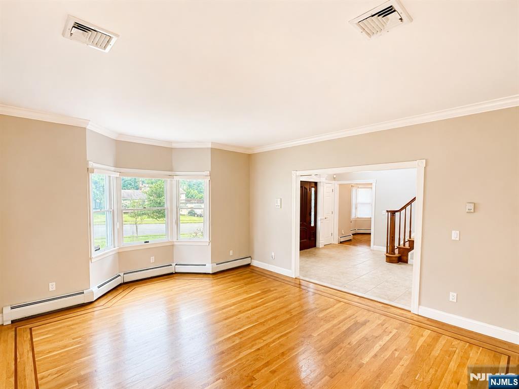 377 Ruckman Road Closter, NJ 07624 - Photo 3 of 22