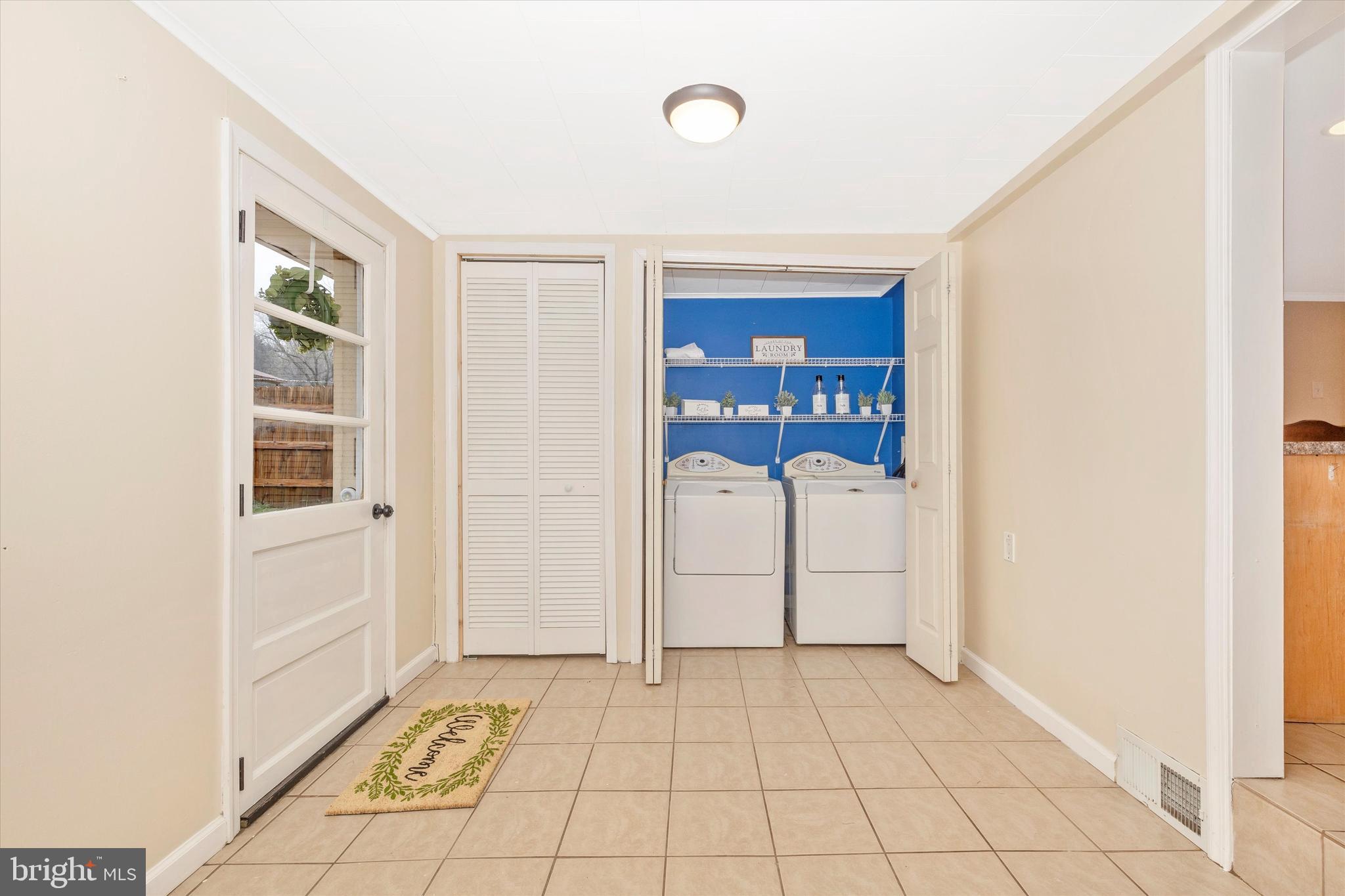 21366 Mt Lena Road Boonsboro, MD 21713 - Photo 11 of 25 Mud room - door to yard on left