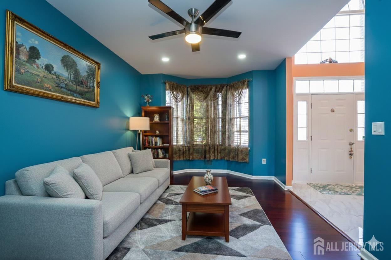 44 Lexington Road Monmouth Junction, NJ 08852 - Photo 3 of 49